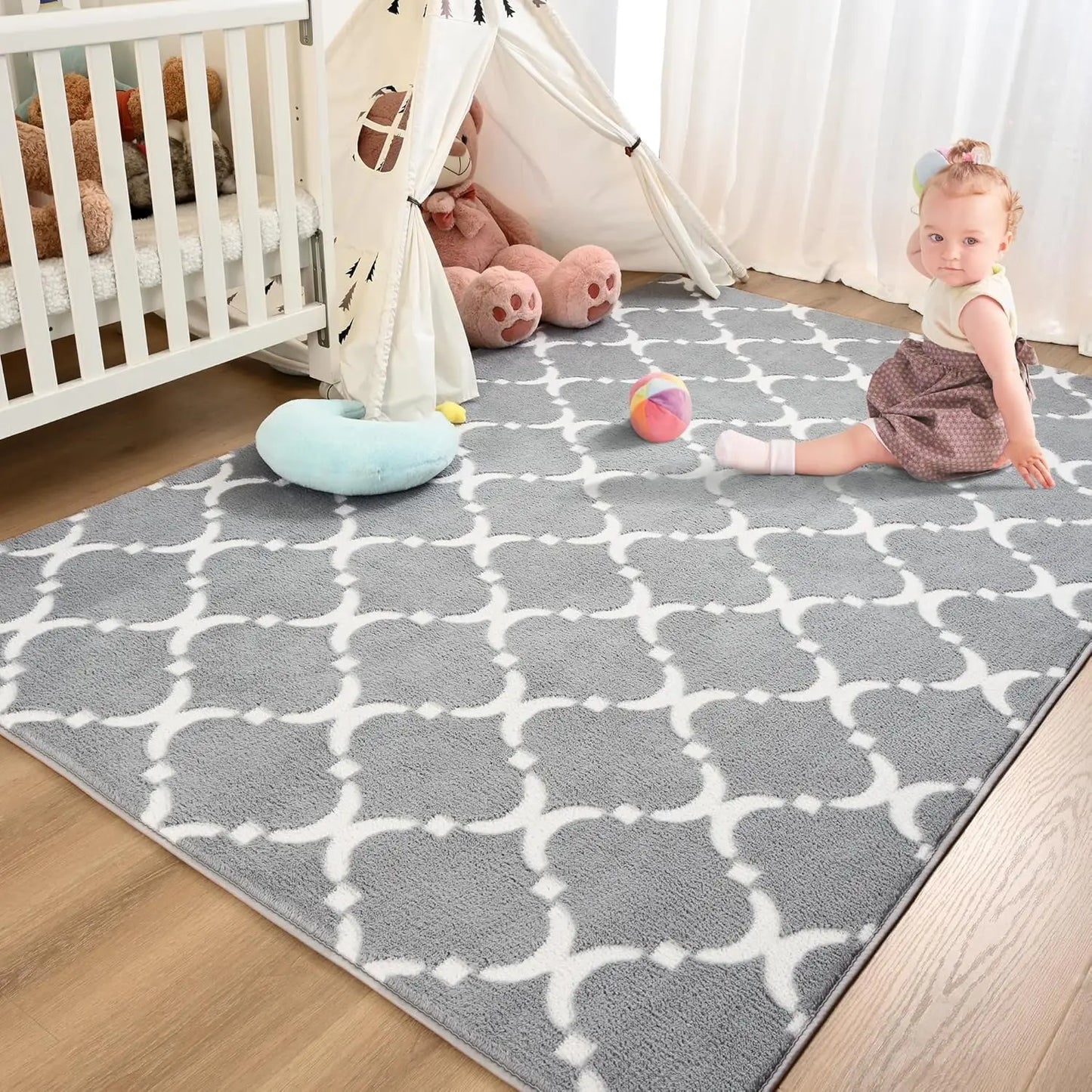 Black/Gray Plush Geometric Rug