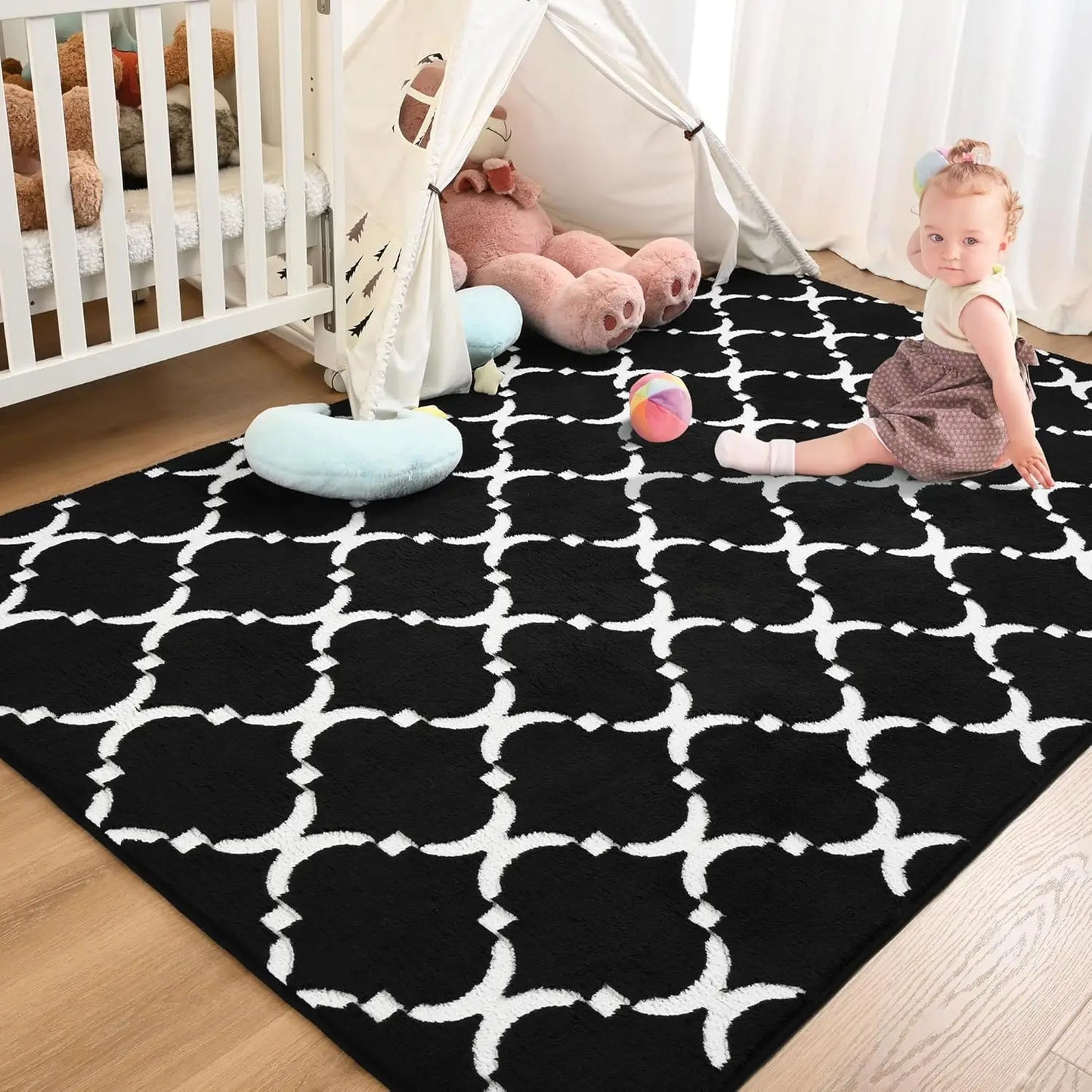 Black/Gray Plush Geometric Rug